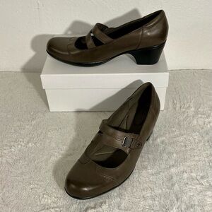 Clarks Ingalls Siene Leather Mary Janes Women’s Size 9W Wide Width